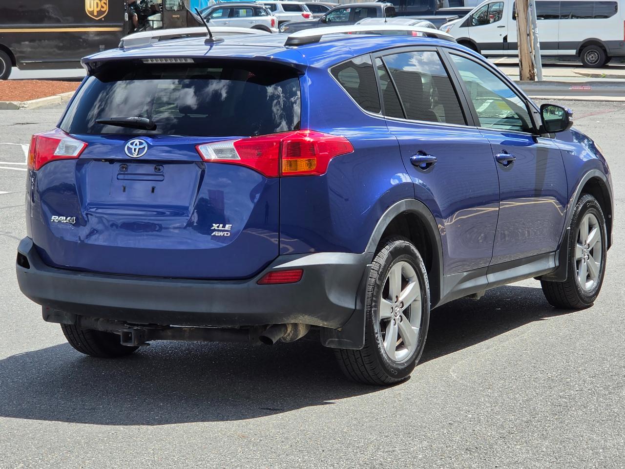 Toyota RAV4 AWD 4dr XLE (Natl) 2015