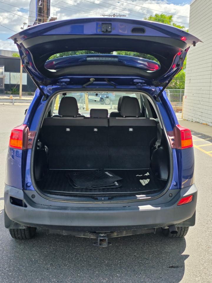 Toyota RAV4 AWD 4dr XLE (Natl) 2015