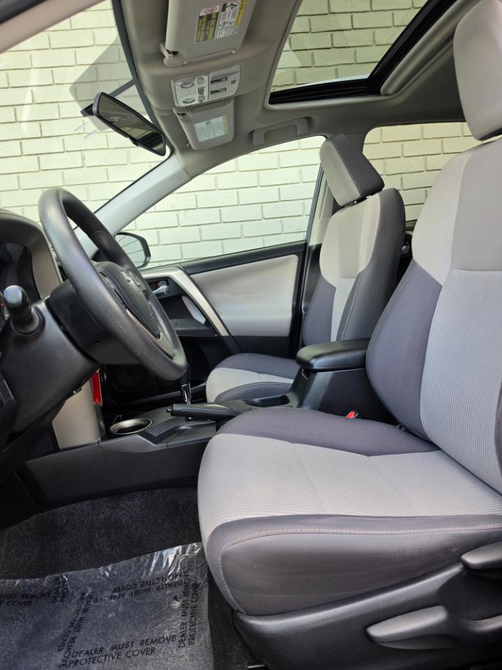 Toyota RAV4 AWD 4dr XLE (Natl) 2015
