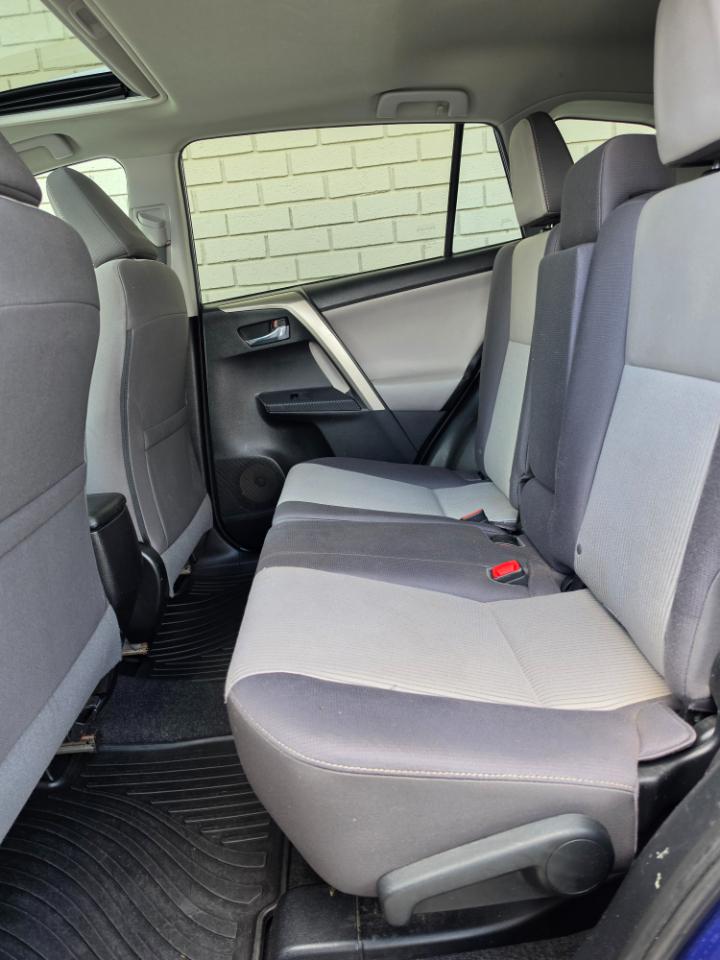 Toyota RAV4 AWD 4dr XLE (Natl) 2015