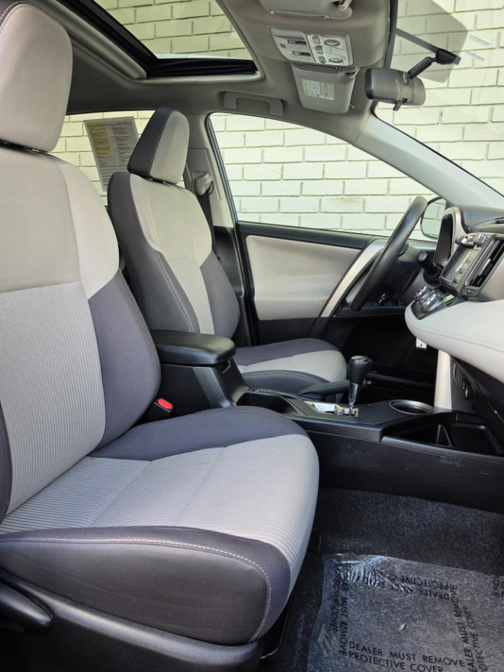 Toyota RAV4 AWD 4dr XLE (Natl) 2015