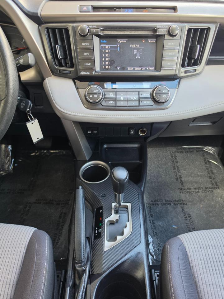 Toyota RAV4 AWD 4dr XLE (Natl) 2015