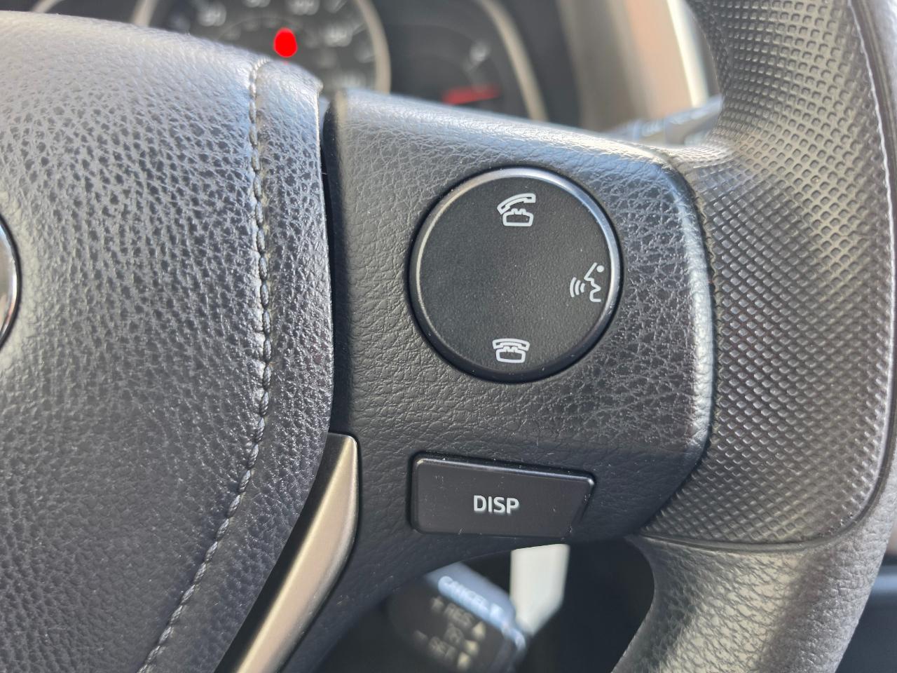 Toyota RAV4 AWD 4dr XLE (Natl) 2015