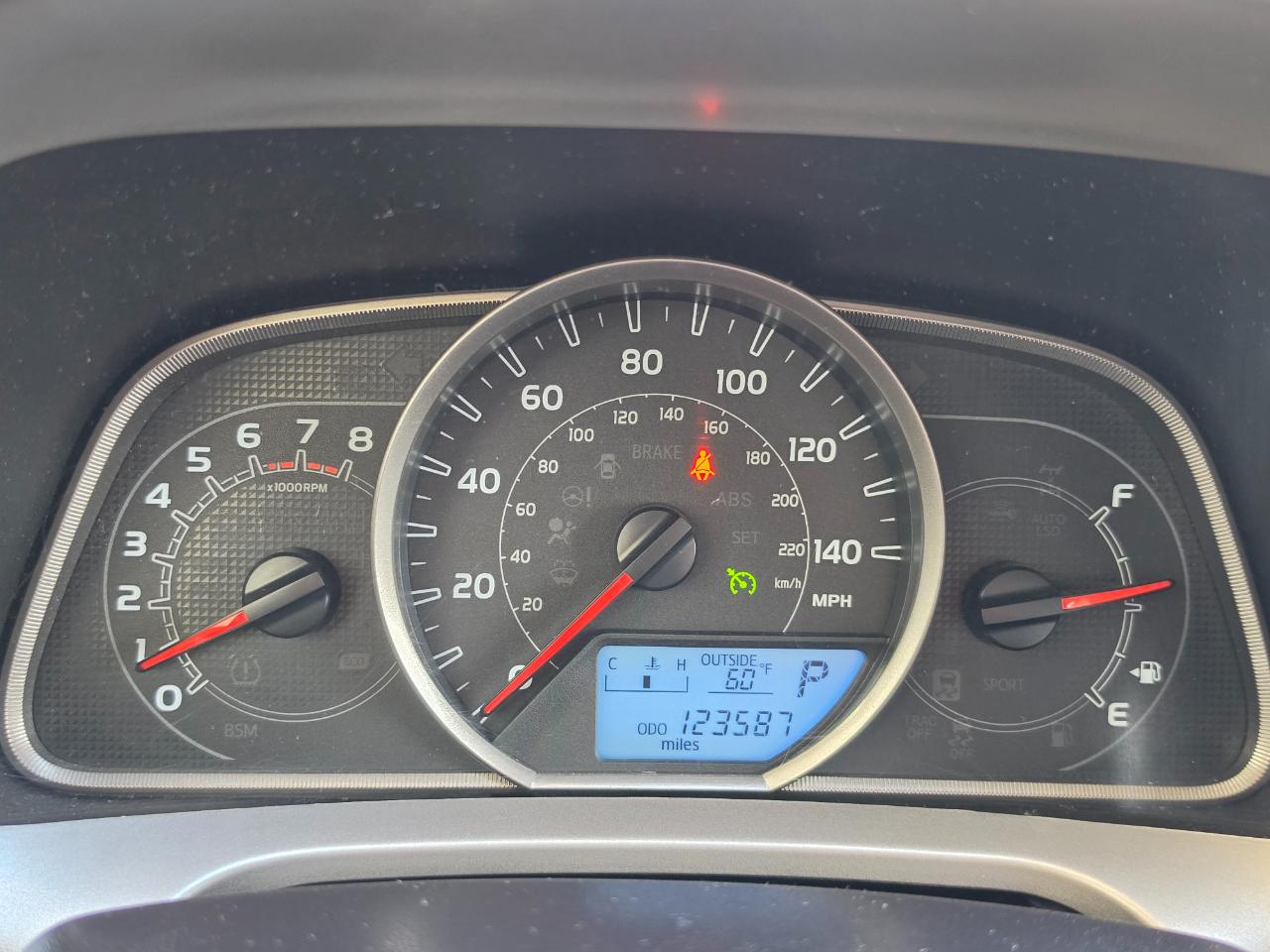Toyota RAV4 AWD 4dr XLE (Natl) 2015