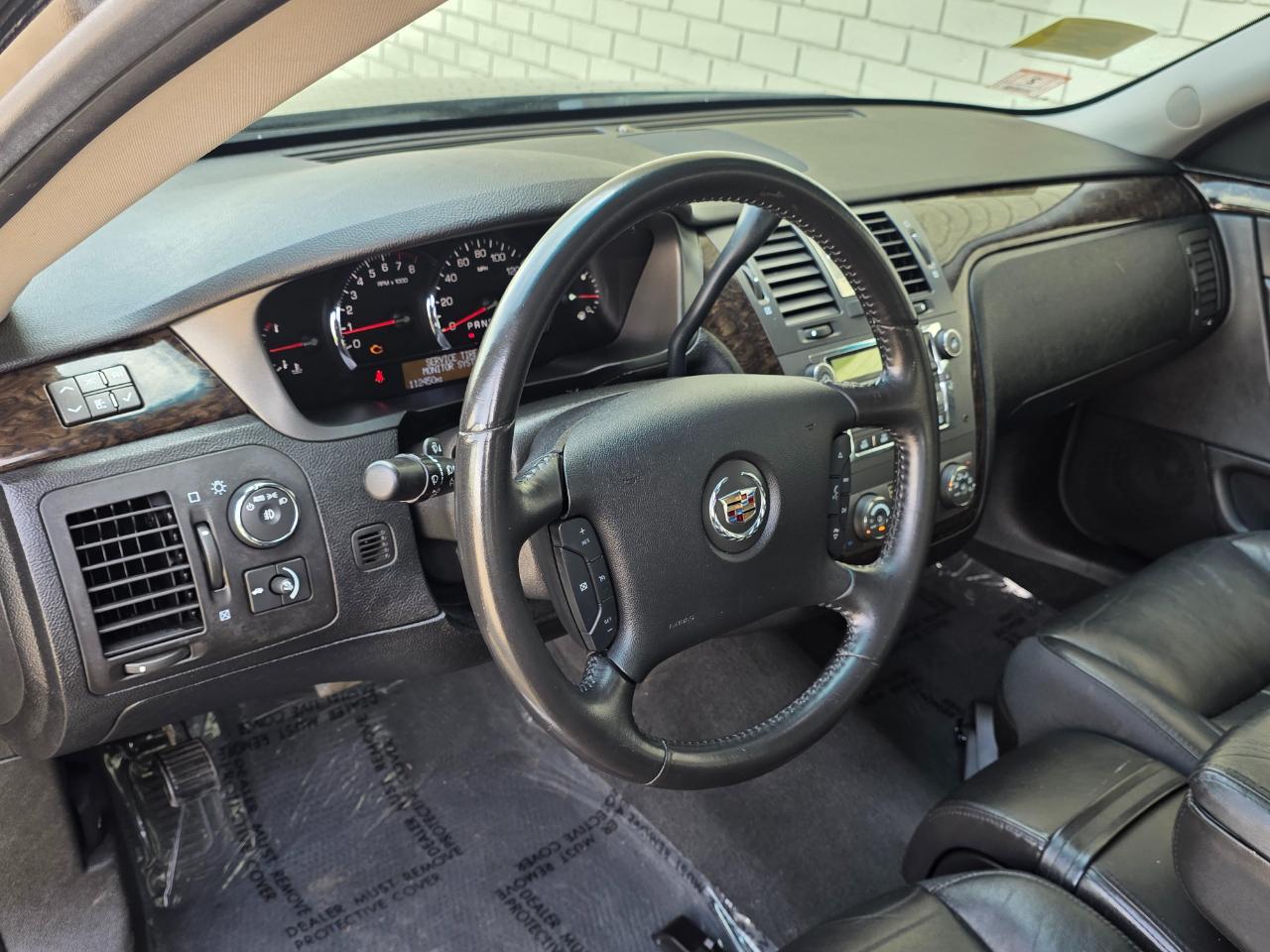 Cadillac DTS 4dr Sdn Base 2011