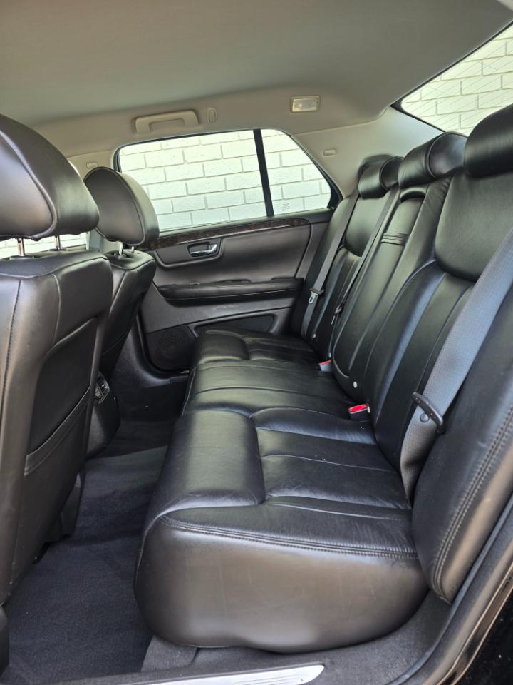 Cadillac DTS 4dr Sdn Base 2011