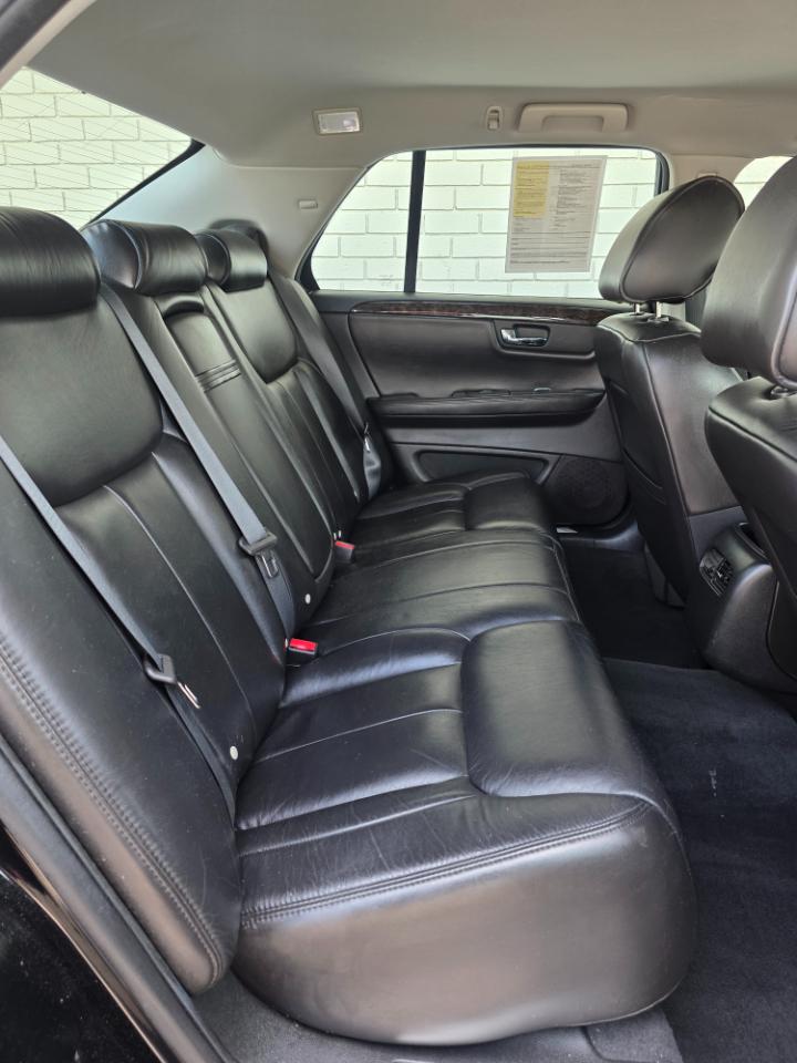 Cadillac DTS 4dr Sdn Base 2011