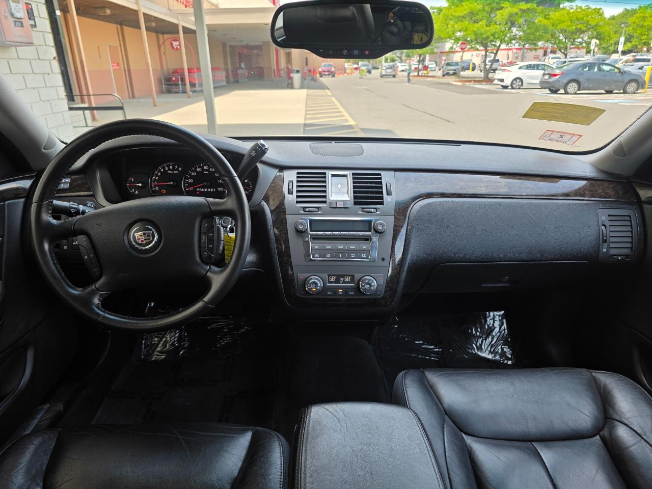 Cadillac DTS 4dr Sdn Base 2011