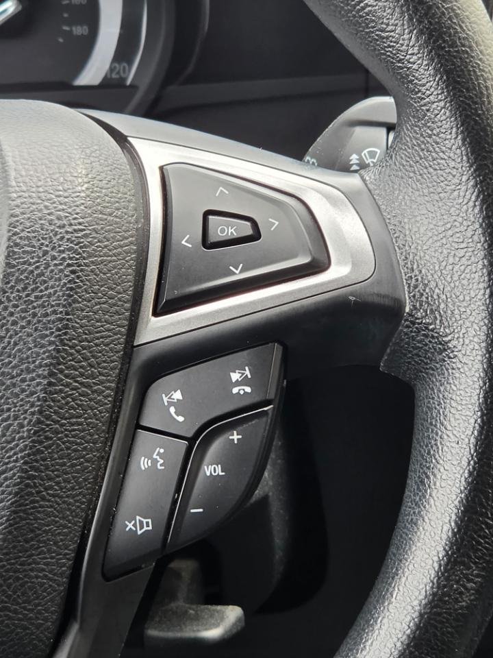 Ford Fusion Hybrid SE FWD 2017