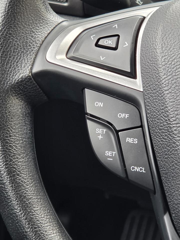 Ford Fusion Hybrid SE FWD 2017