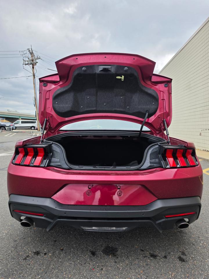 Ford Mustang EcoBoost Fastback 2025