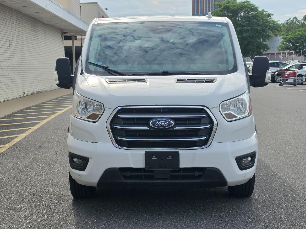 Ford Transit Passenger Wagon T-350 148" Low Roof XLT RWD 2020