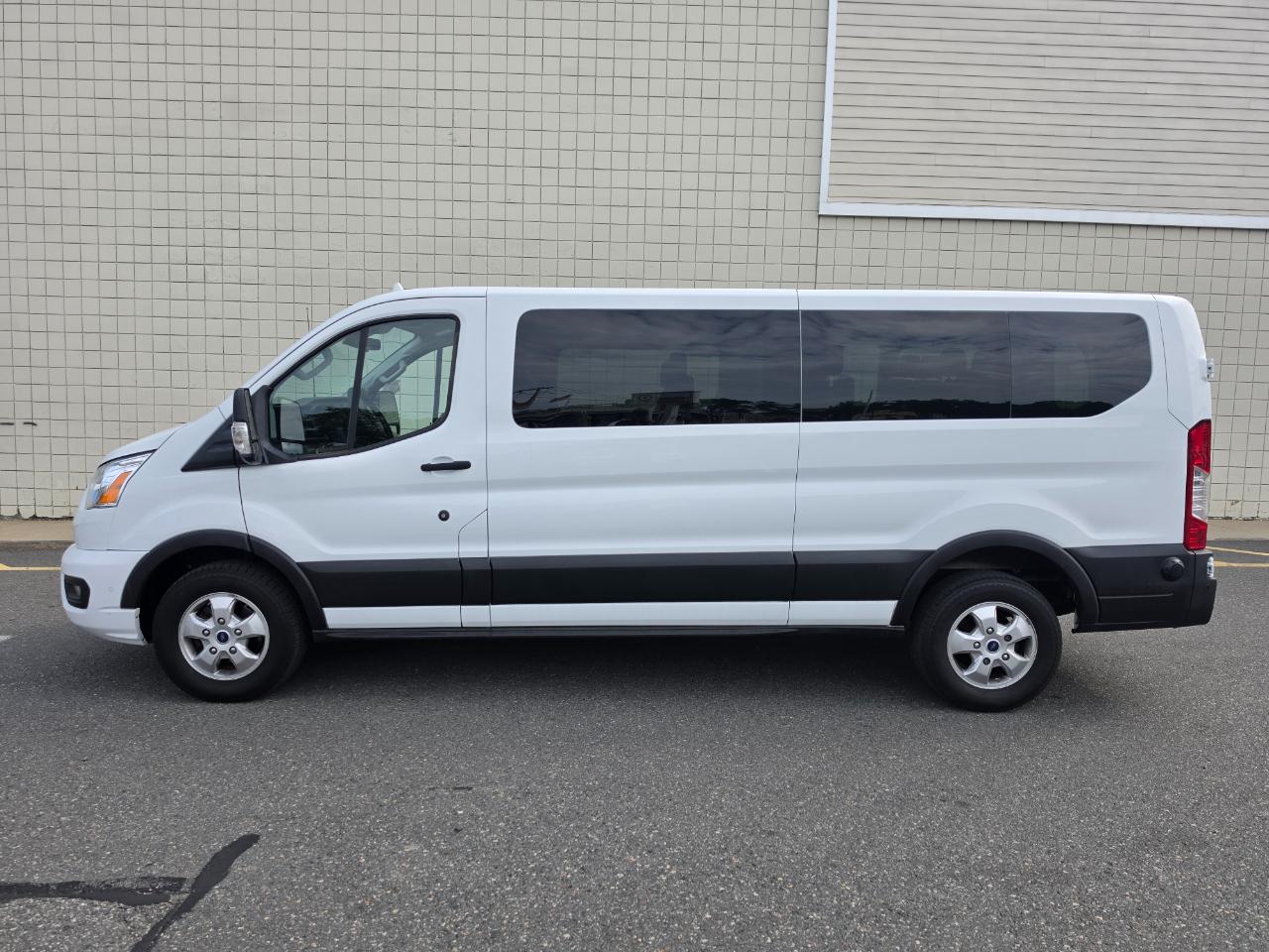 Ford Transit Passenger Wagon T-350 148" Low Roof XLT RWD 2020