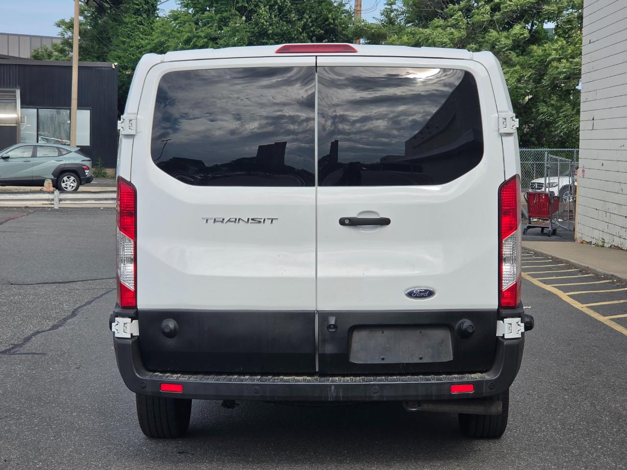 Ford Transit Passenger Wagon T-350 148" Low Roof XLT RWD 2020