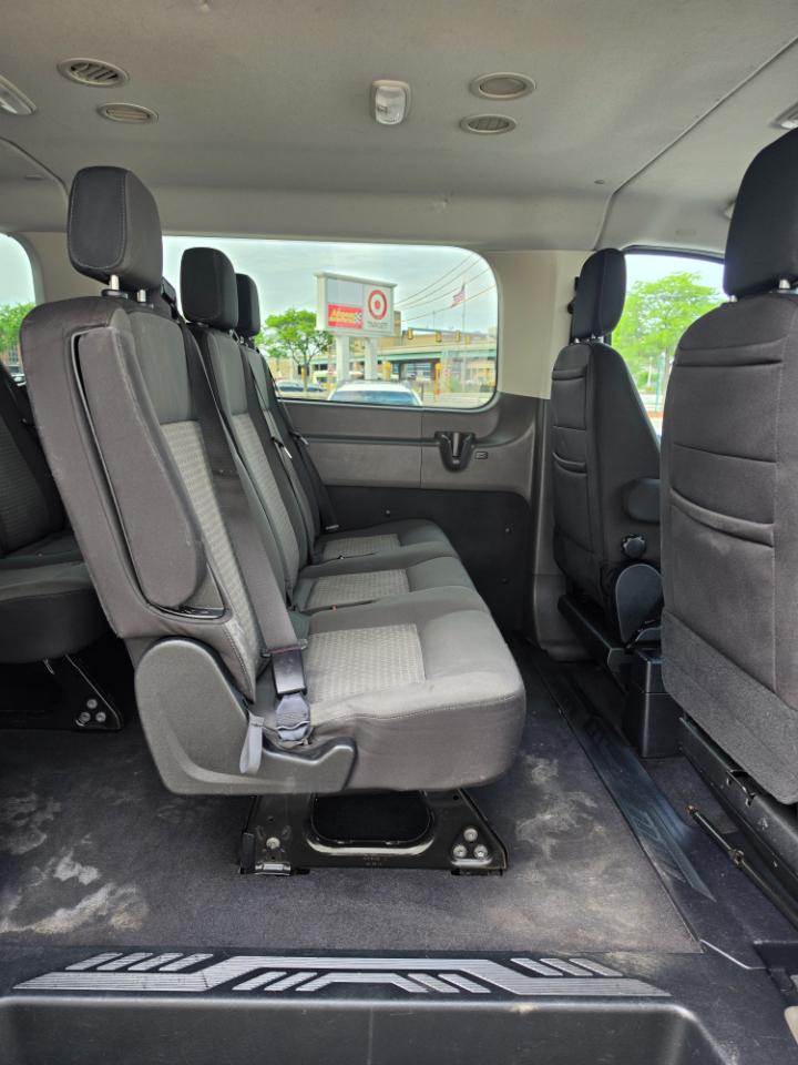 Ford Transit Passenger Wagon T-350 148" Low Roof XLT RWD 2020