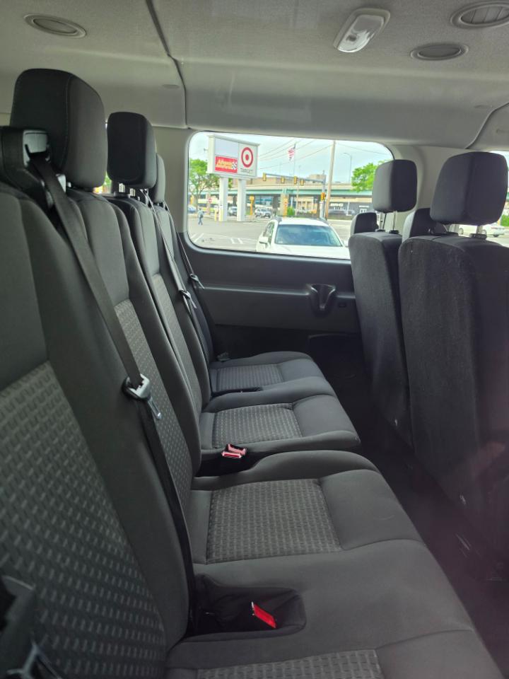 Ford Transit Passenger Wagon T-350 148" Low Roof XLT RWD 2020