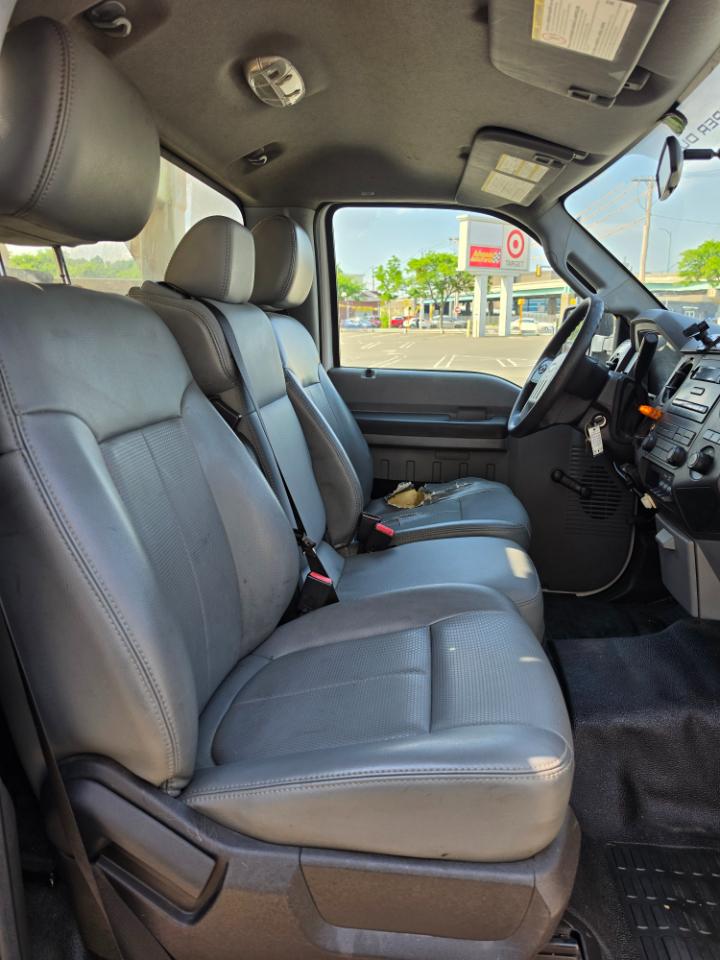 Ford Super Duty F-450 DRW 2WD Reg Cab 141" WB 60" CA XLT 2011