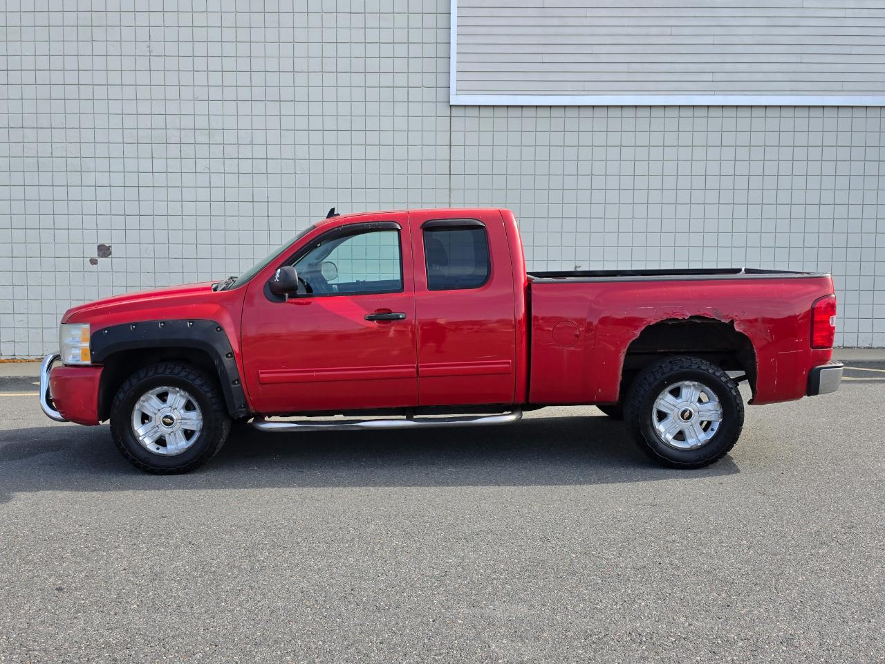 Chevrolet Silverado 1500 4WD Ext Cab 143.5" LS 2011