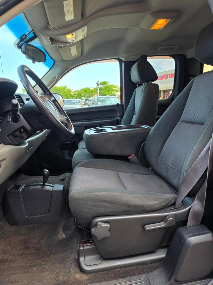 Chevrolet Silverado 1500 4WD Ext Cab 143.5" LS 2011