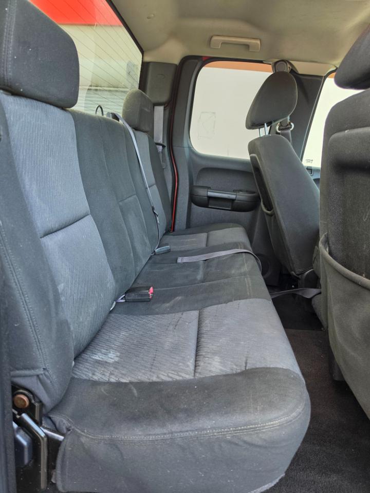Chevrolet Silverado 1500 4WD Ext Cab 143.5" LS 2011