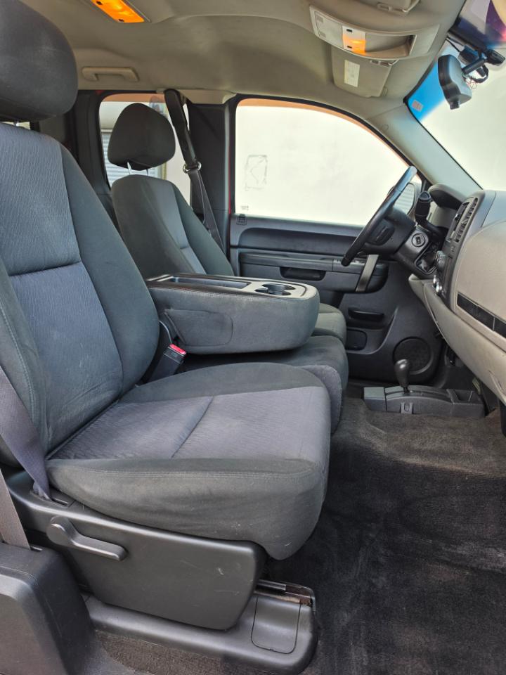 Chevrolet Silverado 1500 4WD Ext Cab 143.5" LS 2011