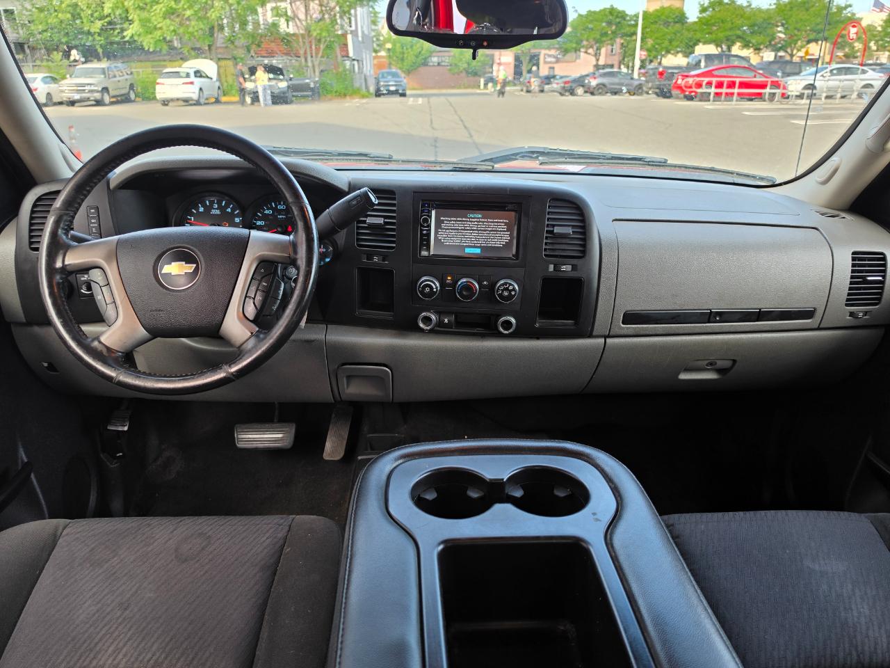 Chevrolet Silverado 1500 4WD Ext Cab 143.5" LS 2011