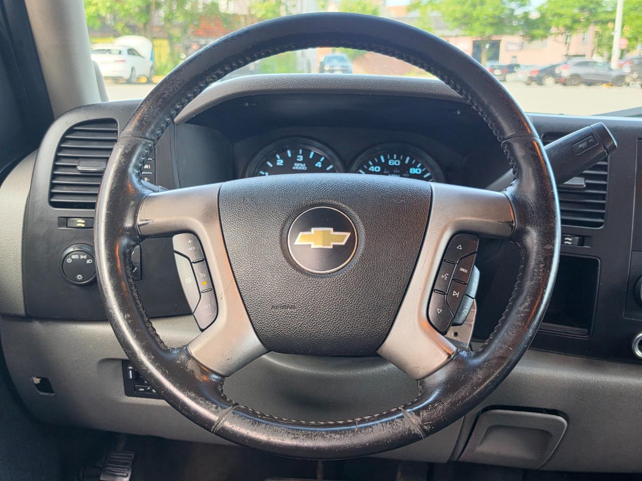 Chevrolet Silverado 1500 4WD Ext Cab 143.5" LS 2011