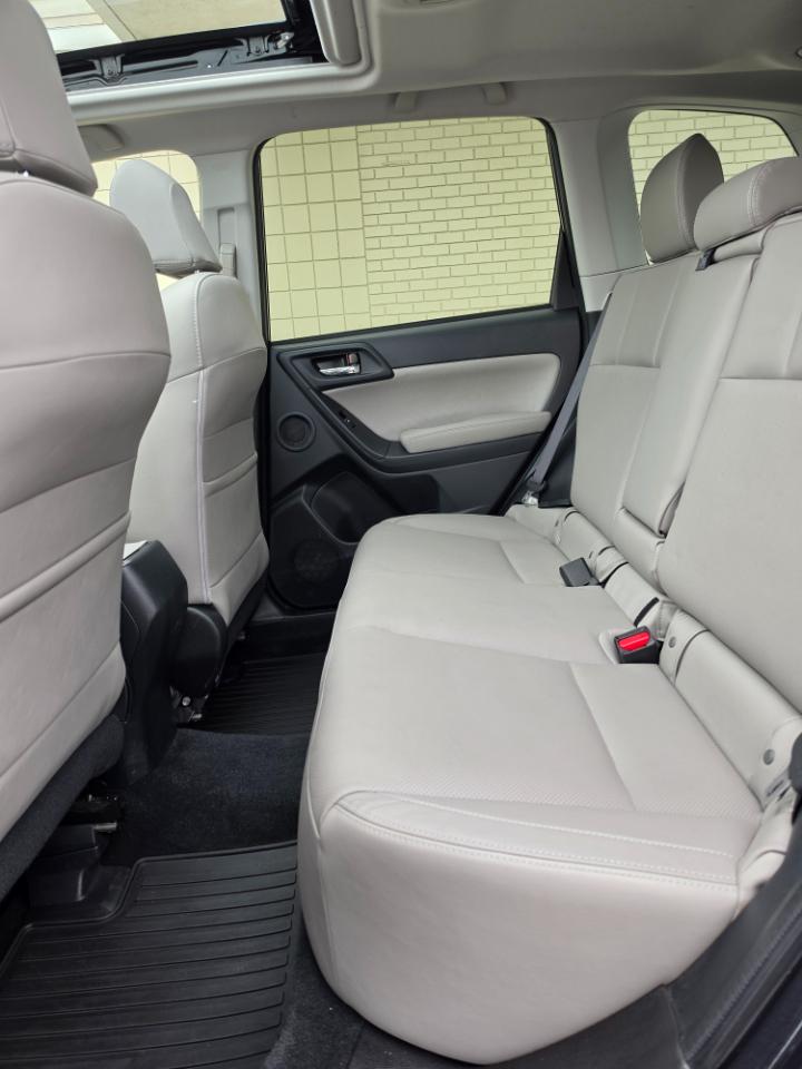 Subaru Forester 2.5i Limited CVT 2017
