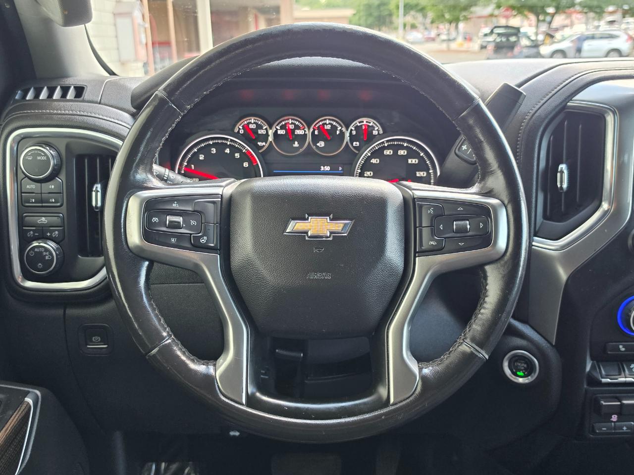 Chevrolet Silverado 1500 4WD Crew Cab 147" LT 2020