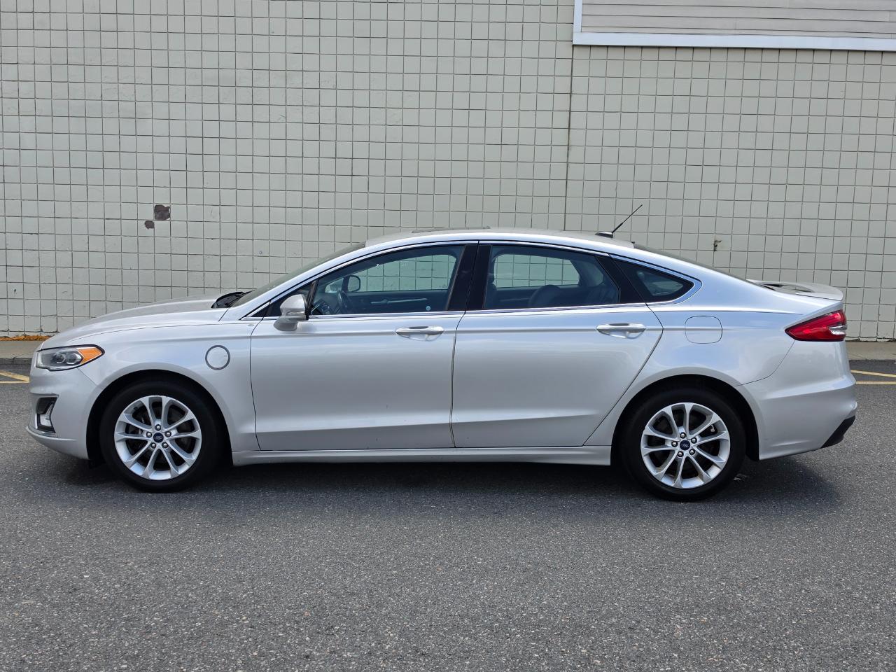 Ford Fusion Energi Titanium FWD 2019
