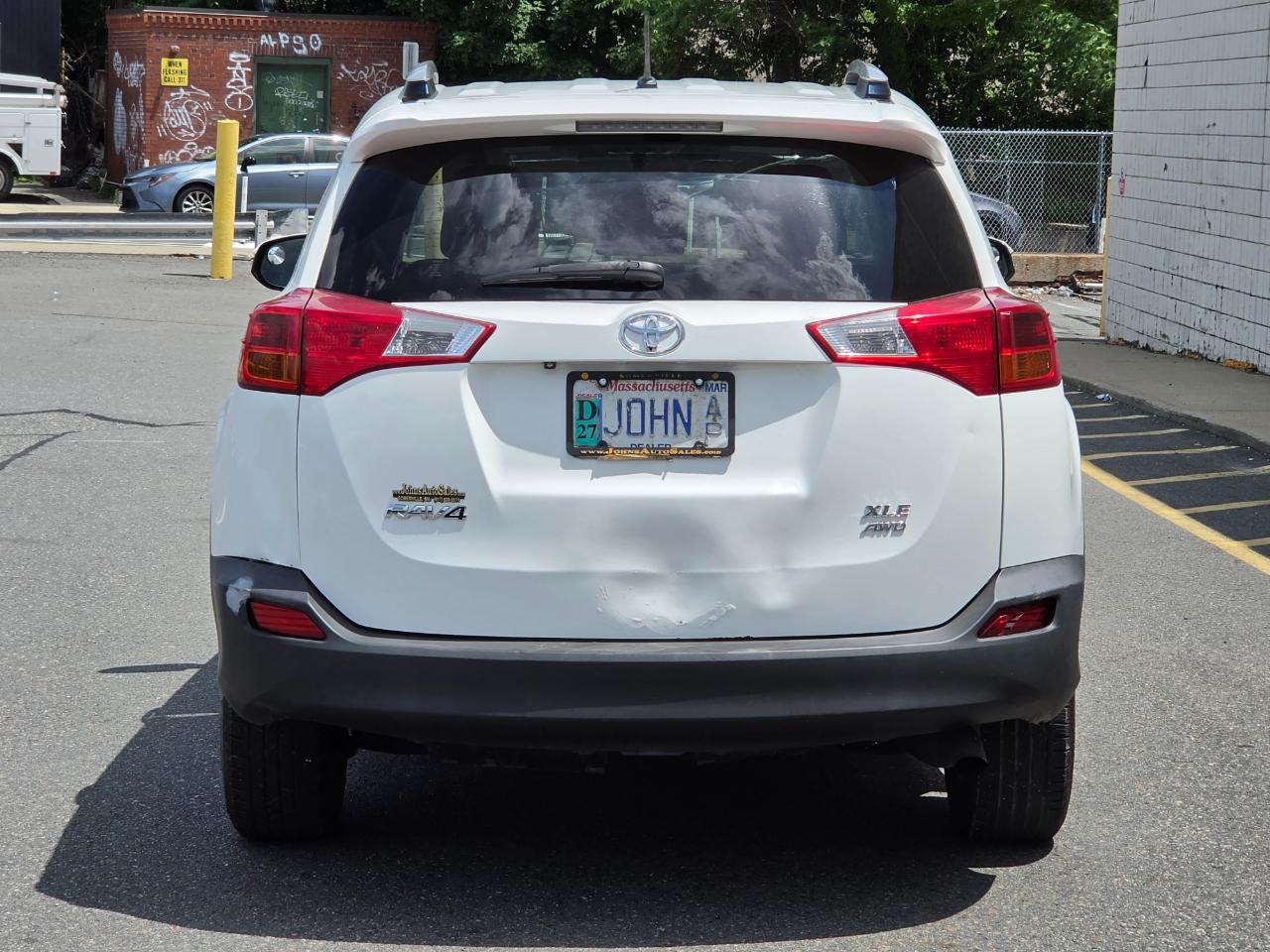 Toyota RAV4 AWD 4dr XLE (Natl) 2013