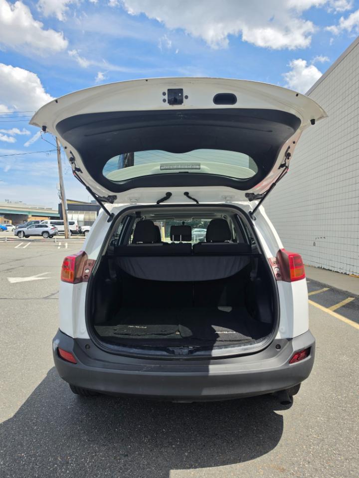 Toyota RAV4 AWD 4dr XLE (Natl) 2013
