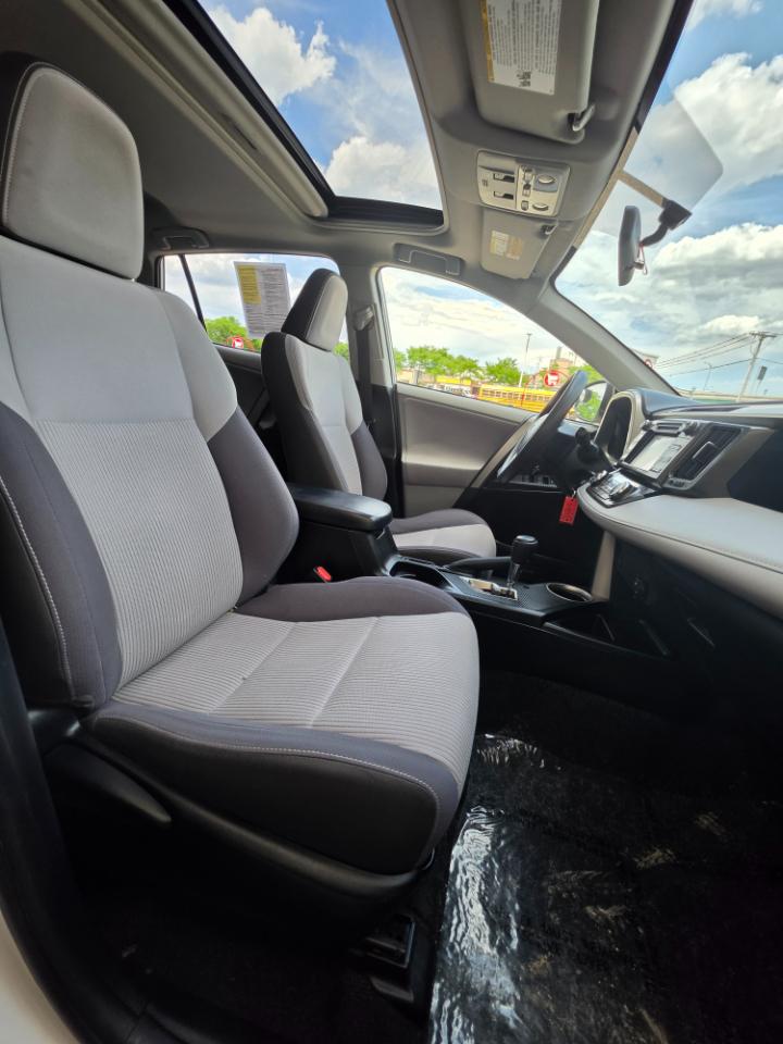 Toyota RAV4 AWD 4dr XLE (Natl) 2013