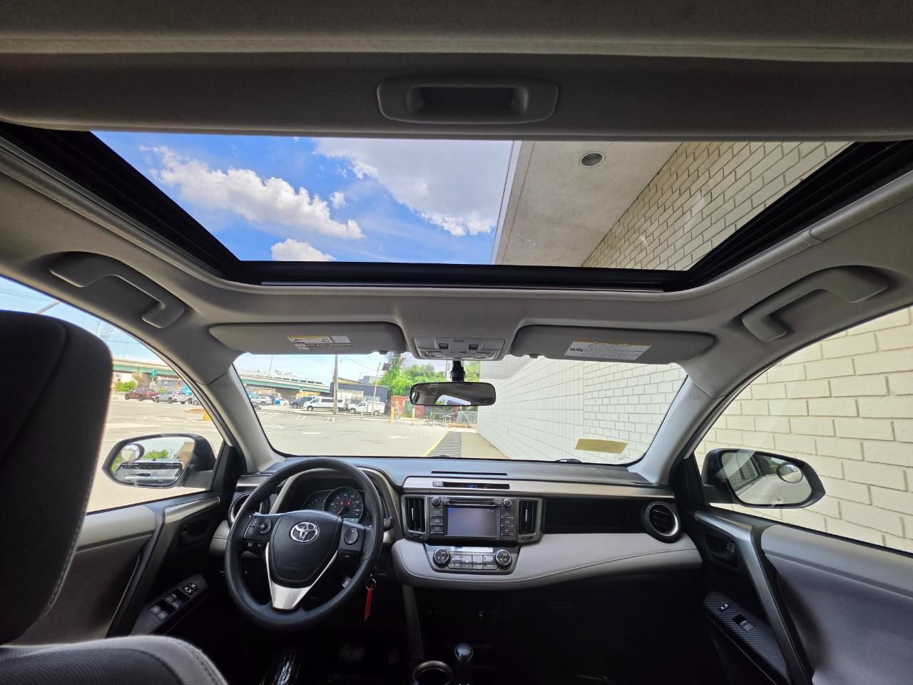 Toyota RAV4 AWD 4dr XLE (Natl) 2013