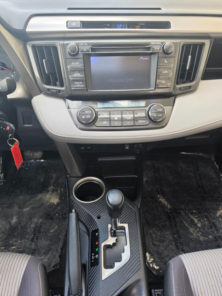 Toyota RAV4 AWD 4dr XLE (Natl) 2013