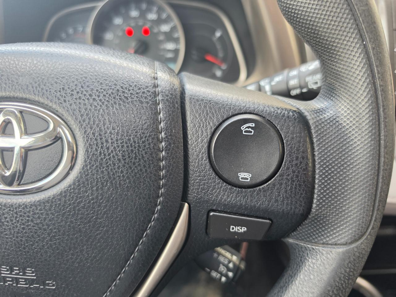 Toyota RAV4 AWD 4dr XLE (Natl) 2013