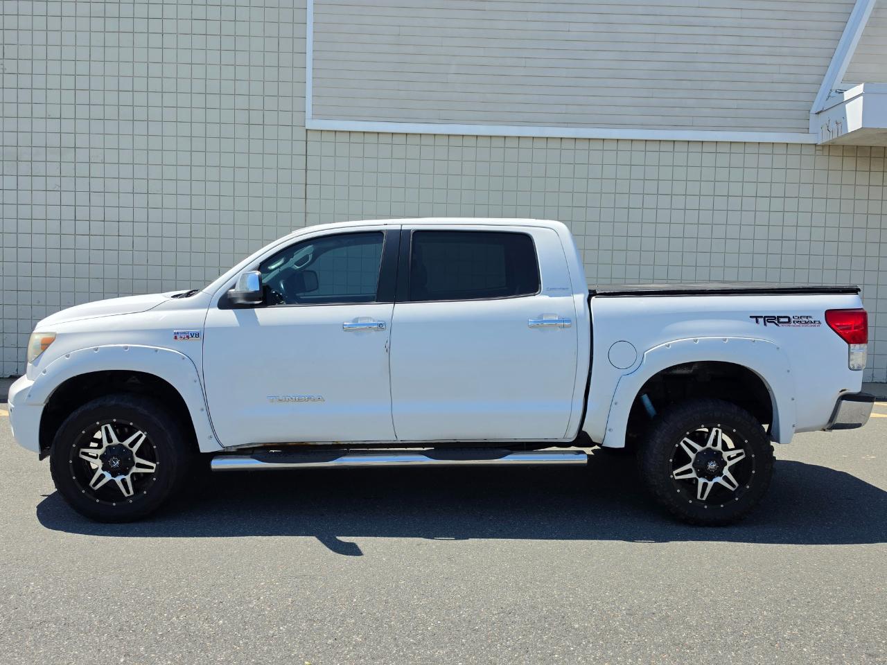 Toyota Tundra 4WD Truck CrewMax 5.7L V8 6-Spd AT LTD (Natl) 2010