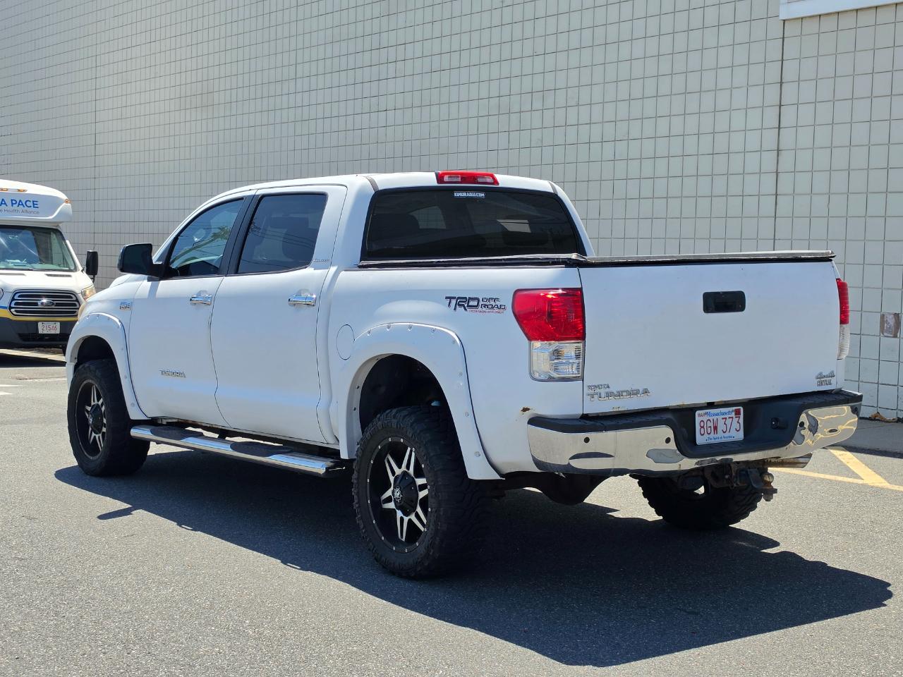 Toyota Tundra 4WD Truck CrewMax 5.7L V8 6-Spd AT LTD (Natl) 2010