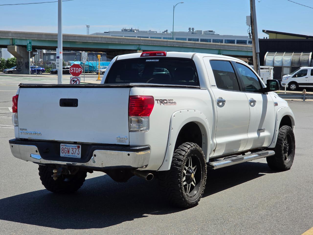Toyota Tundra 4WD Truck CrewMax 5.7L V8 6-Spd AT LTD (Natl) 2010