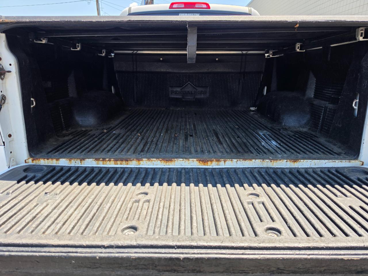 Toyota Tundra 4WD Truck CrewMax 5.7L V8 6-Spd AT LTD (Natl) 2010