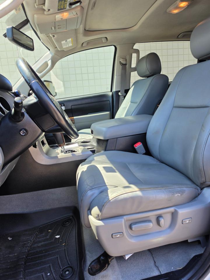 Toyota Tundra 4WD Truck CrewMax 5.7L V8 6-Spd AT LTD (Natl) 2010