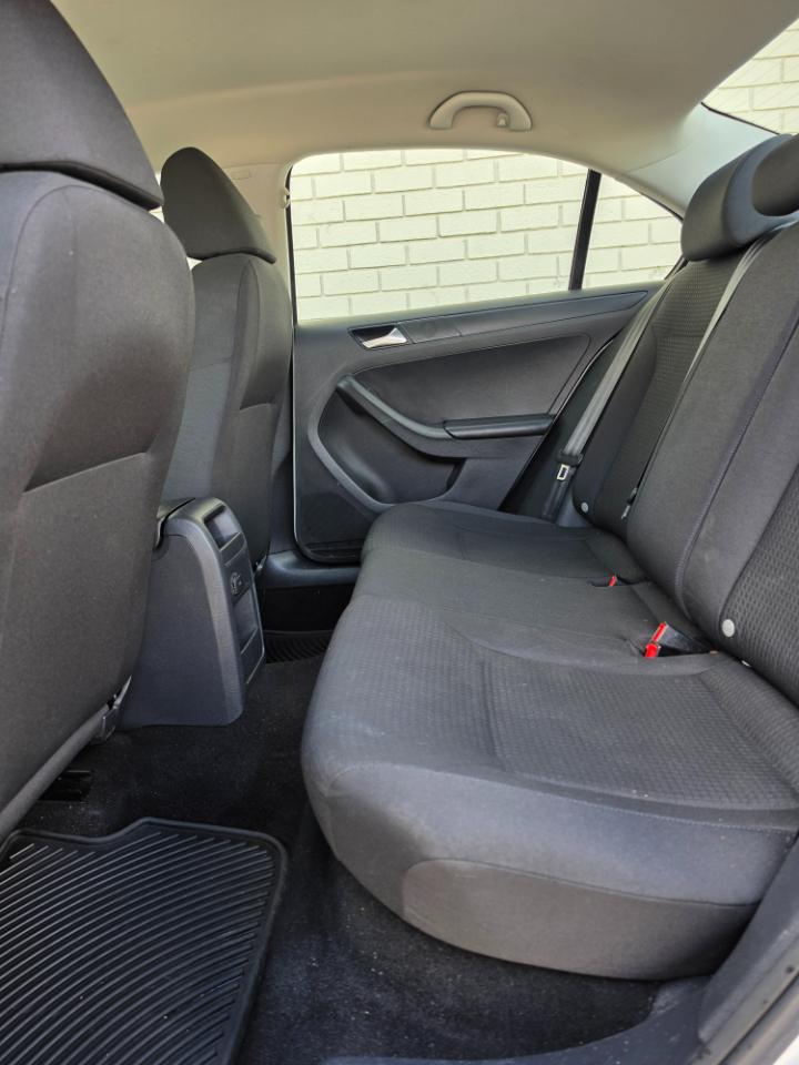 Volkswagen Jetta Sedan 4dr Auto 1.4T S 2016