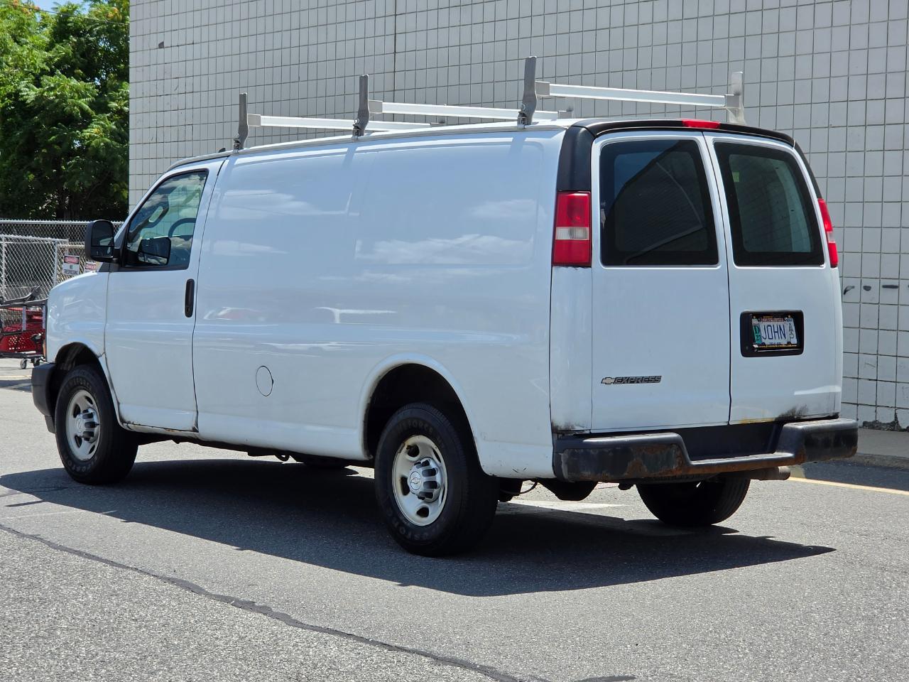 Chevrolet Express Cargo Van RWD 2500 135" 2017