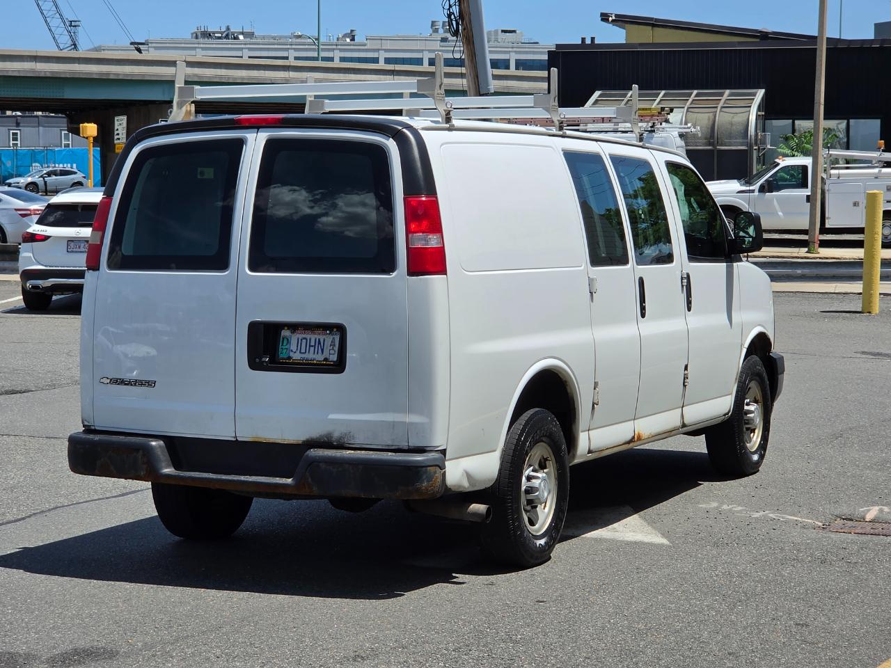Chevrolet Express Cargo Van RWD 2500 135" 2017