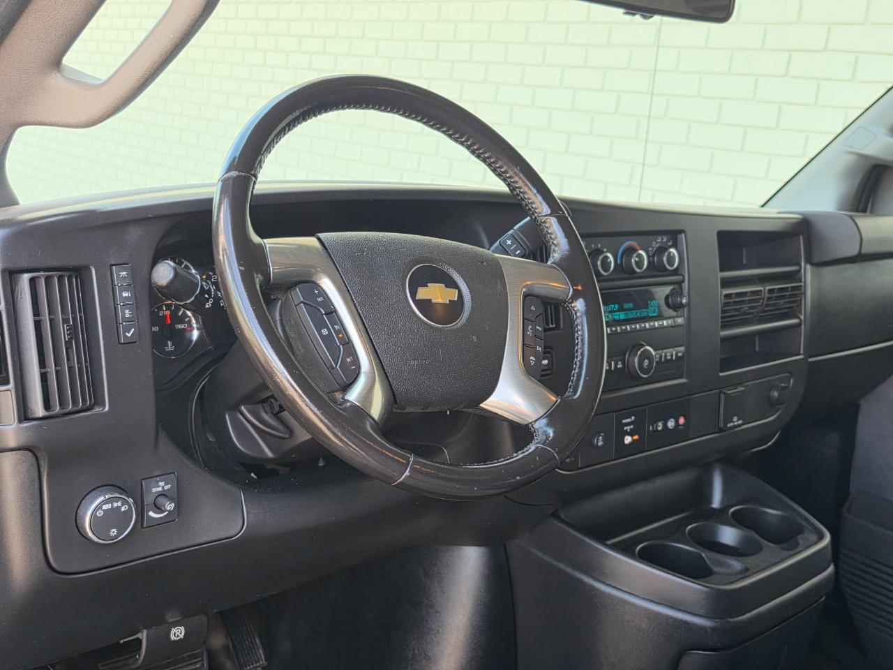 Chevrolet Express Cargo Van RWD 2500 135" 2017