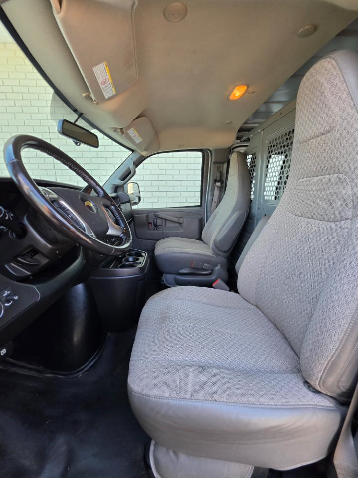 Chevrolet Express Cargo Van RWD 2500 135" 2017