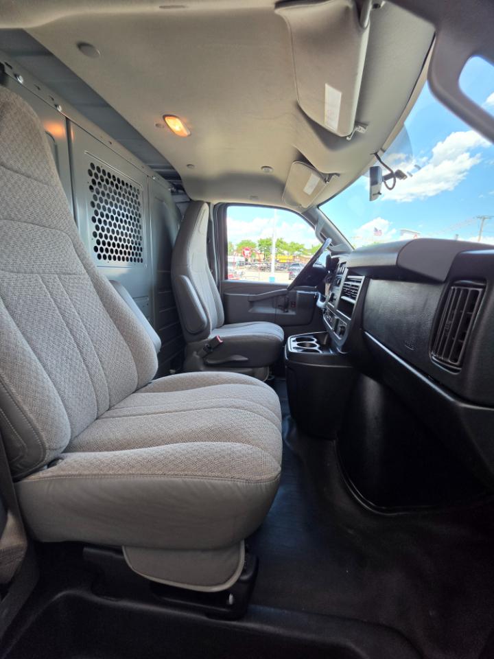 Chevrolet Express Cargo Van RWD 2500 135" 2017