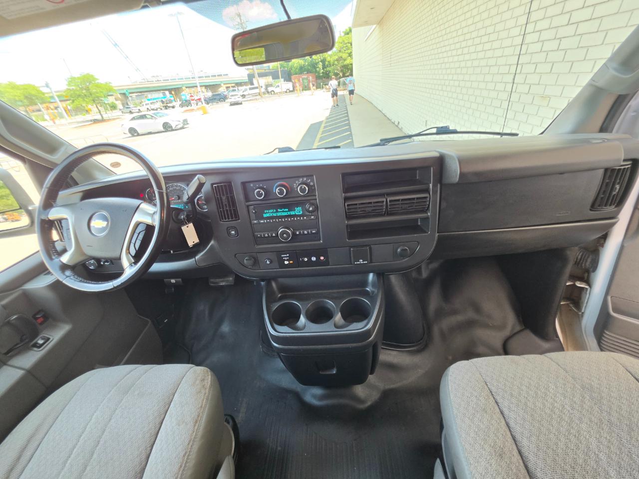 Chevrolet Express Cargo Van RWD 2500 135" 2017