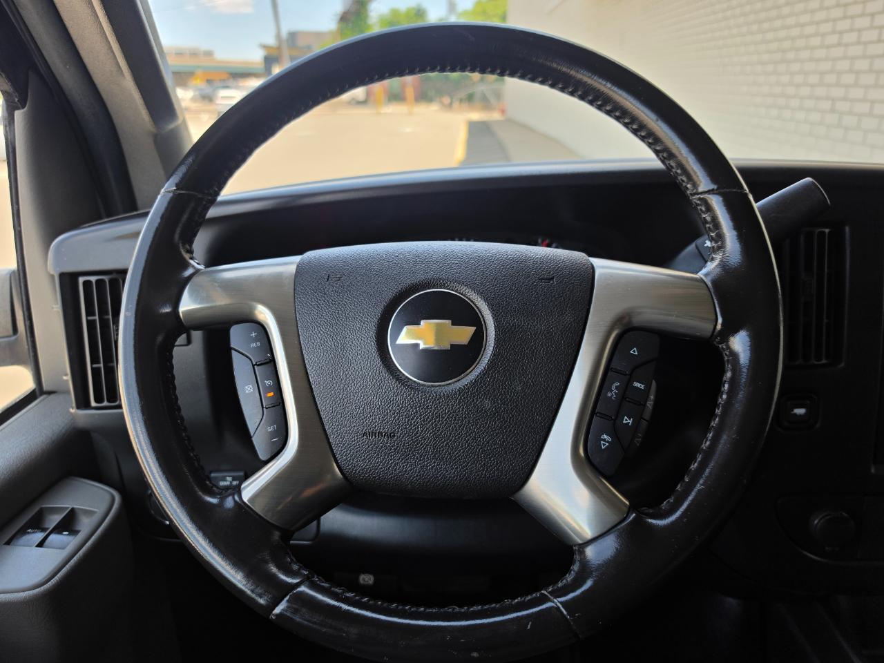 Chevrolet Express Cargo Van RWD 2500 135" 2017