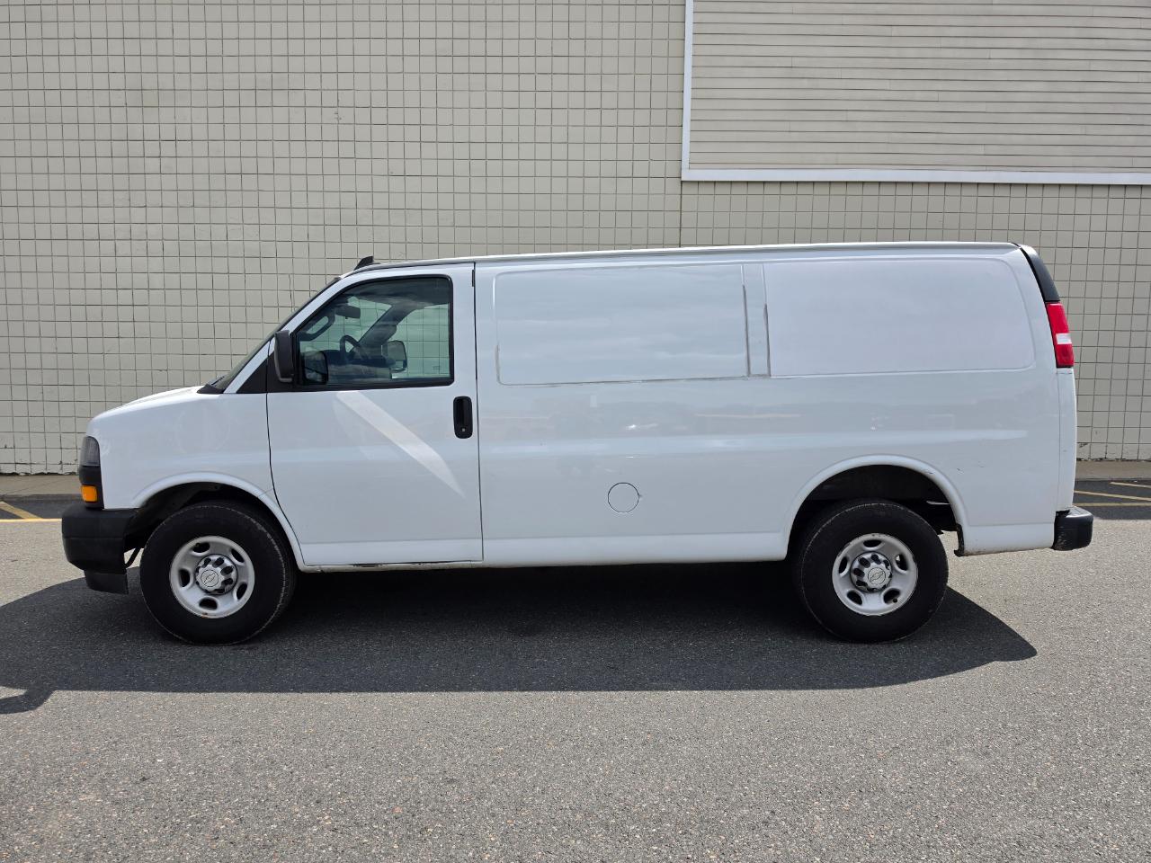Chevrolet Express Cargo Van RWD 2500 135" 2019